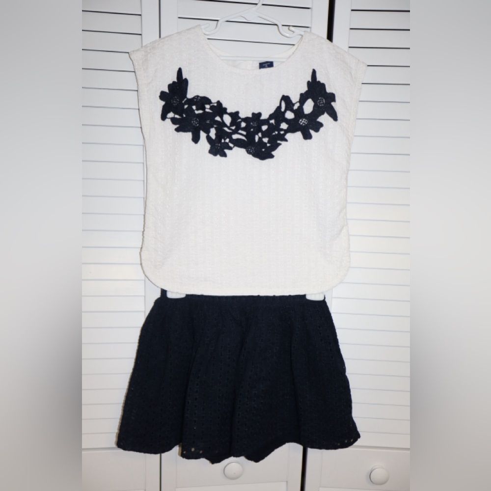 GAP Kids set  in White and navy blue